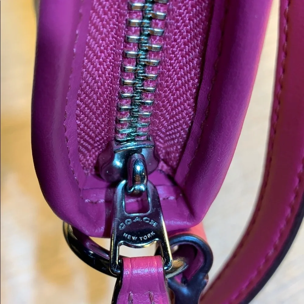 Coach leather crossbody iconic logo GC hardly worn